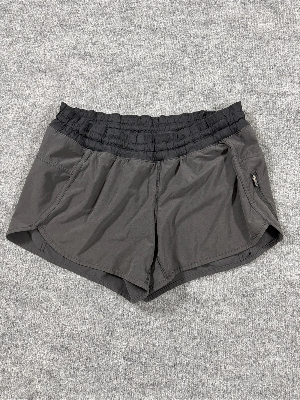 Lululemon Tracker Low-Rise Lined Short 4” - Black Size 8